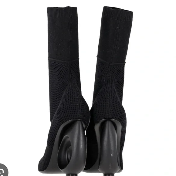 Burberry Kimberly Sock Knit Circle Heel Boots 38.5